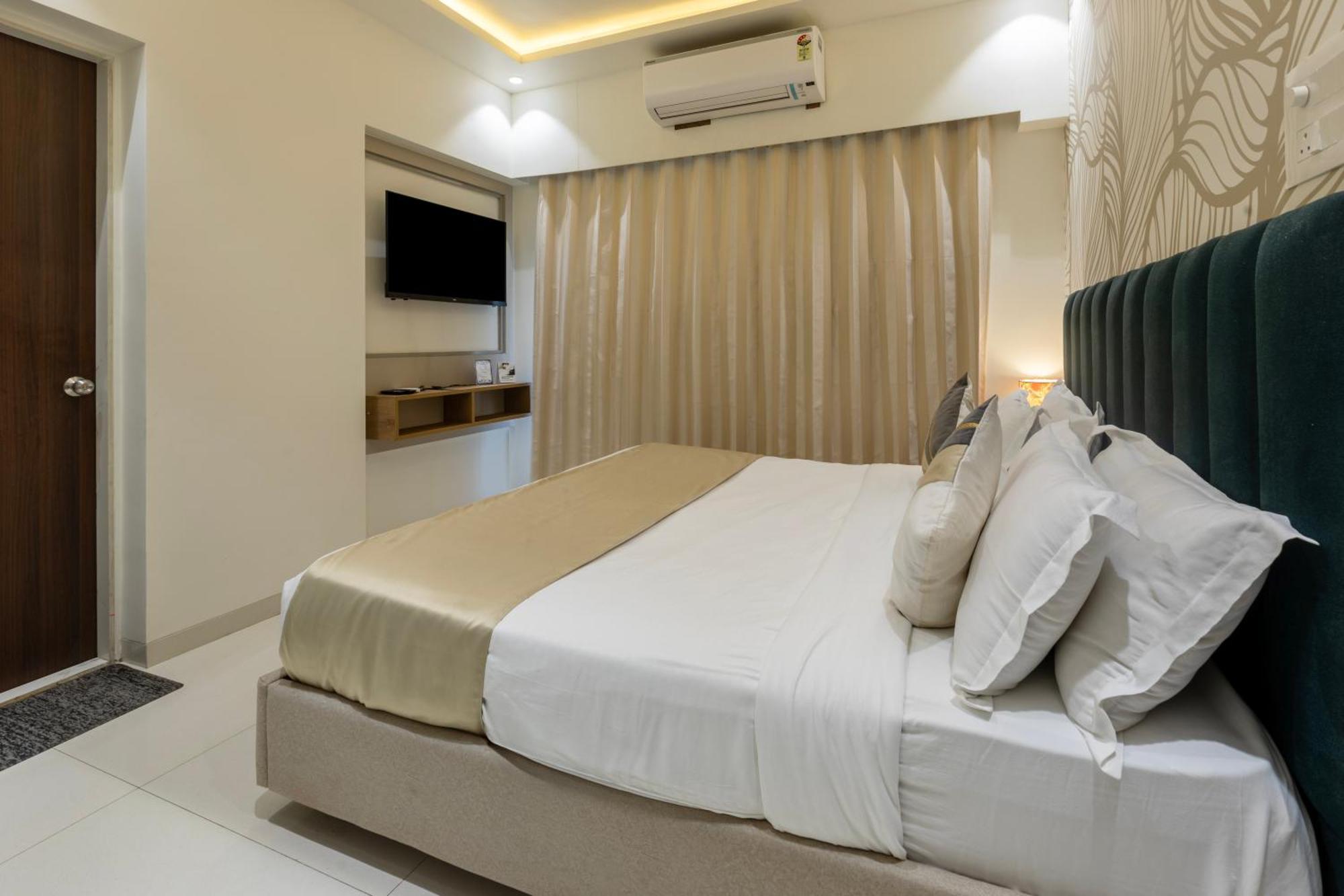 The Orion Premium Suites Mumbai Exterior photo